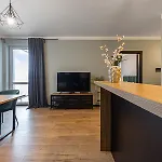 Apartman Second - 3 Pokoje, 5 Lozek, Netflix I Max, Parking, Winda *