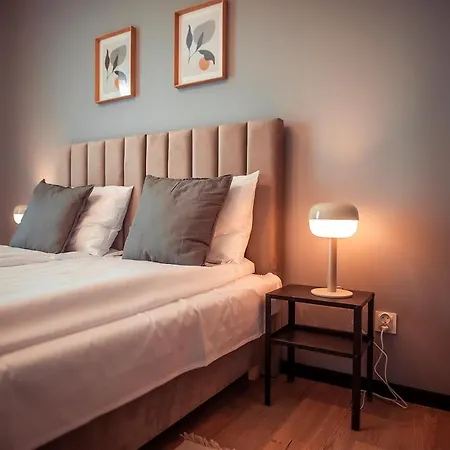 Second - 3 Pokoje, 5 Lozek, Netflix I Max, Parking, Winda *