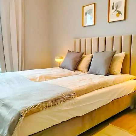 Second - 3 Pokoje, 5 łóżek, Netflix I Max, Parking, Winda