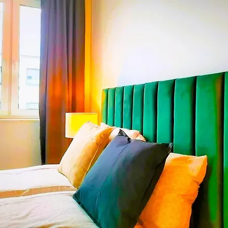 Second - 3 Pokoje, 5 łóżek, Netflix I Max, Parking, Winda