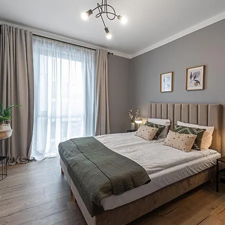 Second - 3 Pokoje, 5 łóżek, Netflix I Max, Parking, Winda Apartament Lubawa