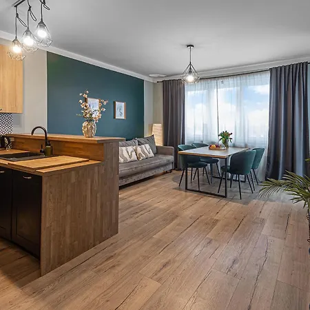 Second - 3 Pokoje, 5 łóżek, Netflix I Max, Parking, Winda Lubawa