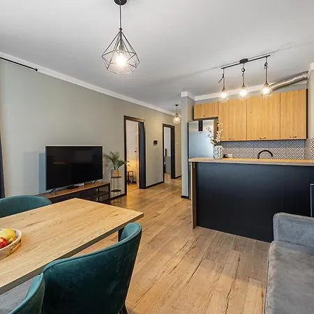 Second - 3 Pokoje, 5 łóżek, Netflix I Max, Parking, Winda Apartament *