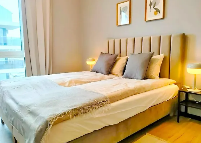 Second - 3 Pokoje, 5 Lozek, Netflix I Max, Parking, Winda